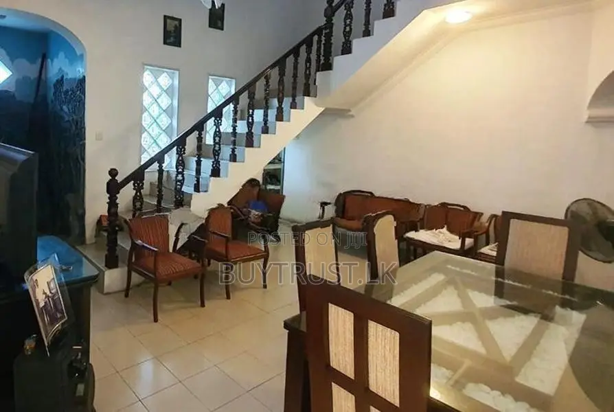 Two Story House for Sale in Colombo 06