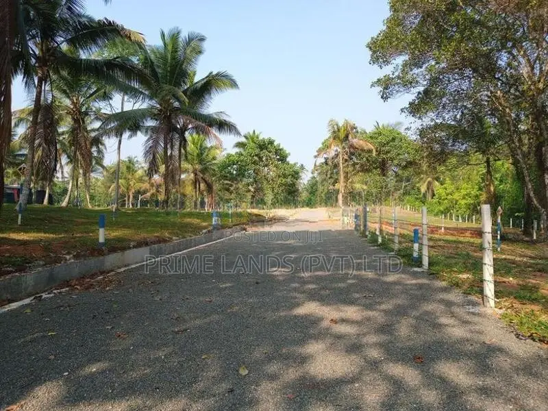 Land for Sale in Veyangoda