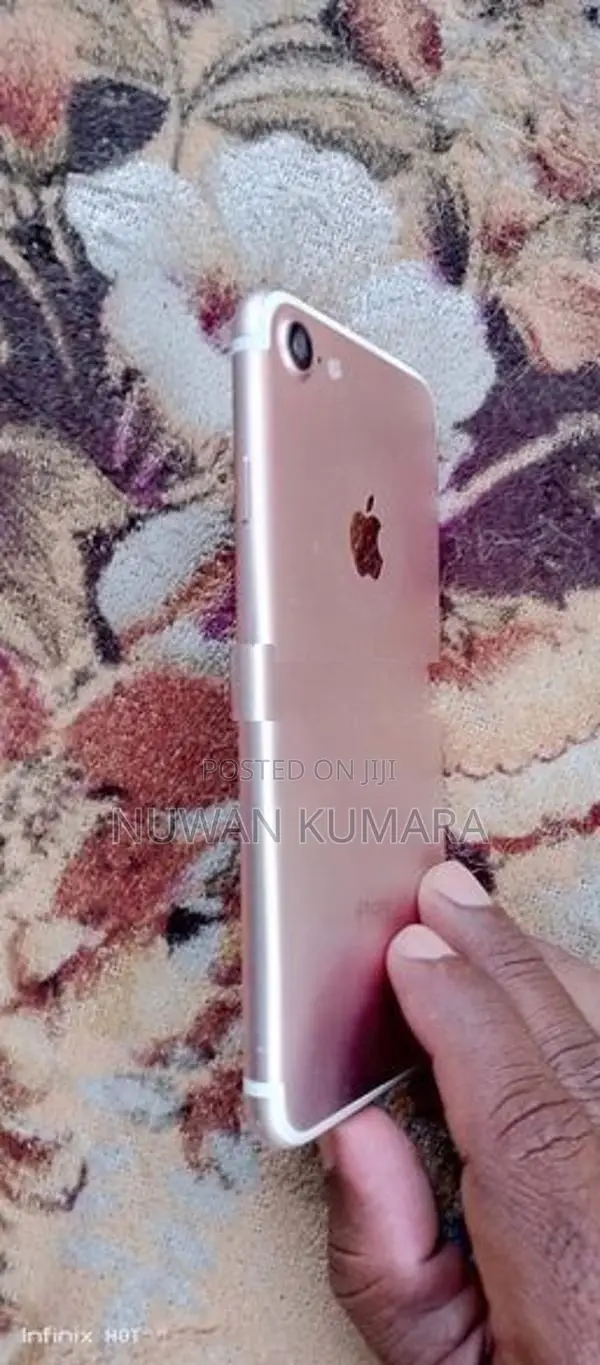 Apple iPhone 7 (Used)