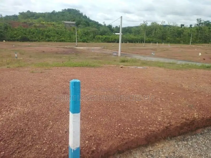 කලුතර නාගොඩ නගරයෙන් අගනා ඉඩම්