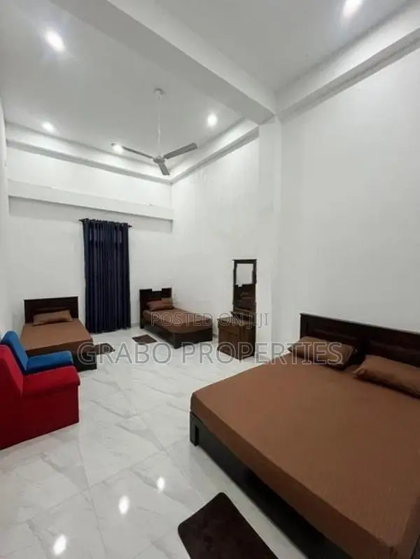 Entire building for rent in Nugegoda