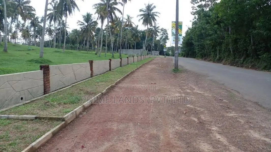 මාතර නව නගරයෙන් ඉඩමක්