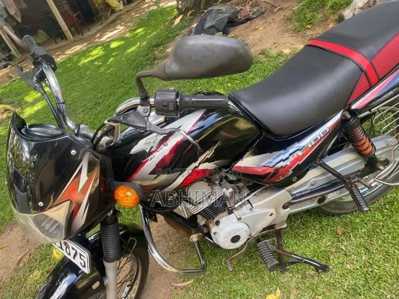Bajaj CT100 2018