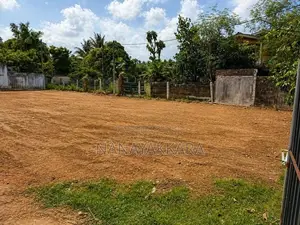 10P Land for Sale in Dalugama (Kirbathgoda)