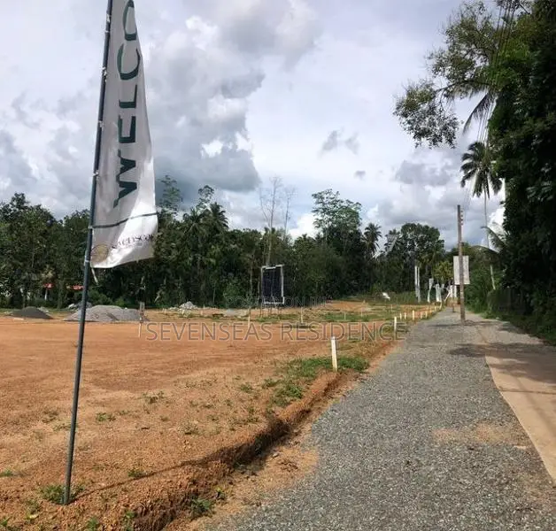 Land for Sale in Padukka