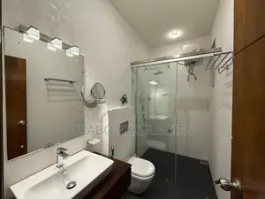 Entire building for rent in Colombo 4