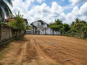10P Land for Sale in Dalugama (Kirbathgoda)
