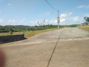 වැලිපැන්නෙන් ඉඩමක්