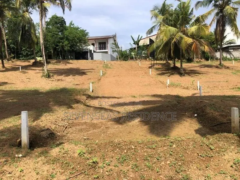 කහතුඩුව අධිවෙගි මාර්ගය ආසන්නයේ හොඳම ඉඩම