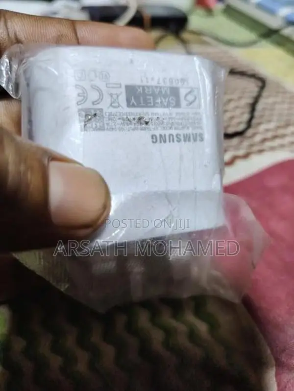 25W Samsung Charger Top