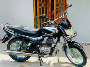Bajaj CT100 2013