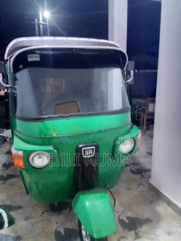 Bajaj RE 2012