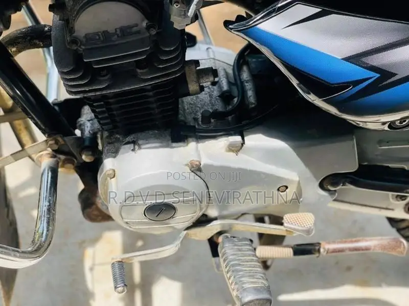 Bajaj CT100 2013