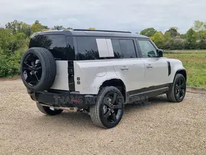 Land Rover Defender X-DYNAMIC HSE UK 2026