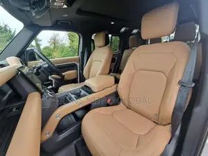 Land Rover Defender X-DYNAMIC HSE UK 2026