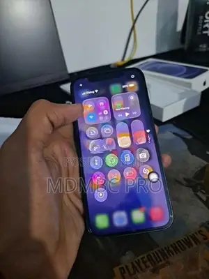 Apple iPhone 12 Midnight (Used)