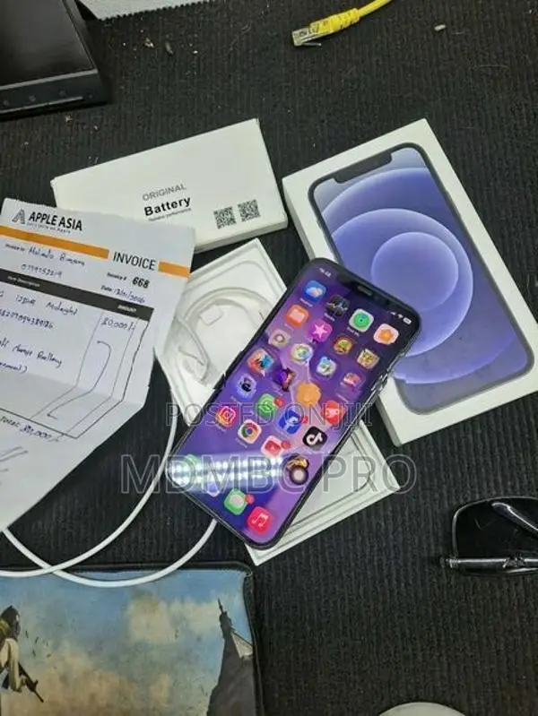 Apple iPhone 12 Midnight (Used)
