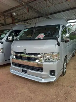 Toyota Hiace GDH 2022