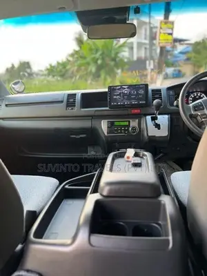 Toyota Hiace GDH 2022