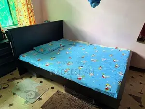 Damro Queen Size Bed (78”*60”)