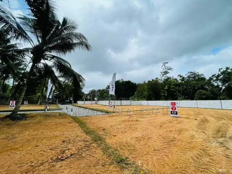 කහතුඩුව අධිවේගී පිවිසුම ආසන්නයෙන් අගනා නේවාසික බිම් කොටස් විකිණීමට