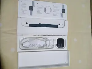 Apple iWatch ( i )