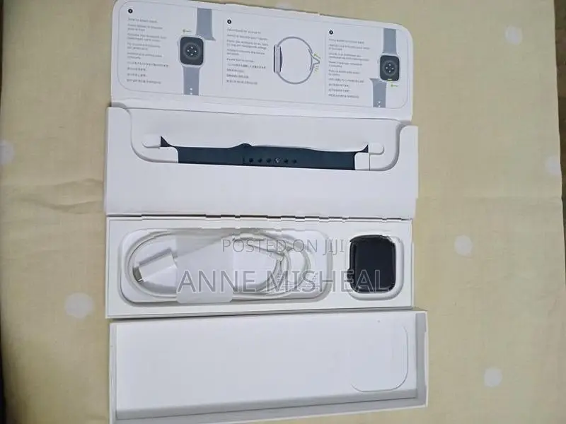 Apple iWatch ( i )