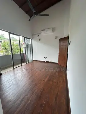 3story stand along house on rent batharamulla