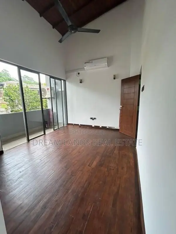 3story stand along house on rent batharamulla