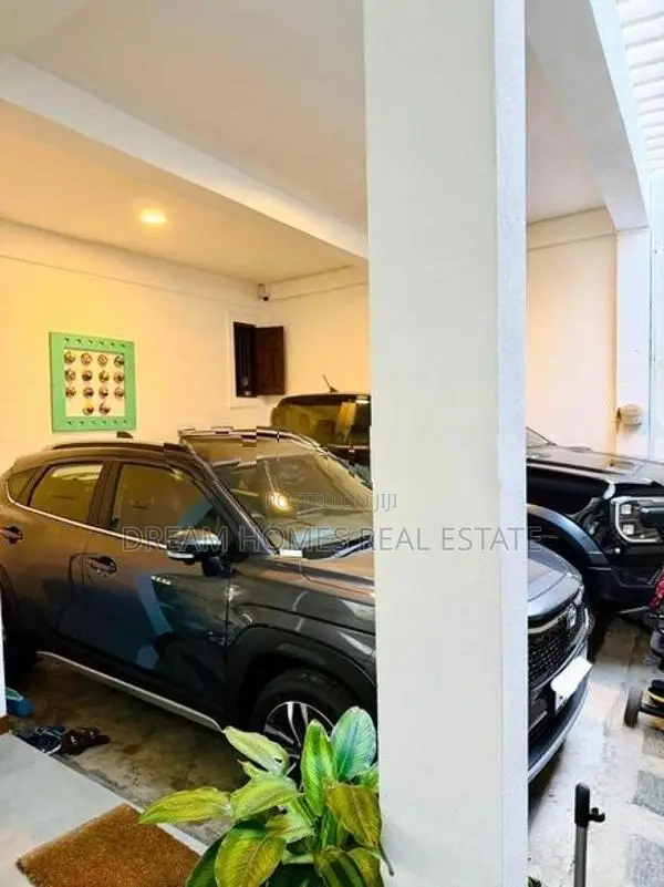 Luxury 3-Storey House for Sale in Thalawathugoda
