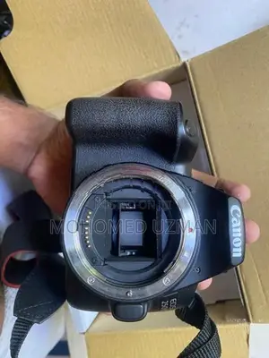 Canon EOS 250D