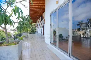 31.0 perches Luxurious 5-Bedroom House for Sale in Nugegoda
