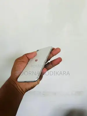 Apple iPhone SE 2 (Used)
