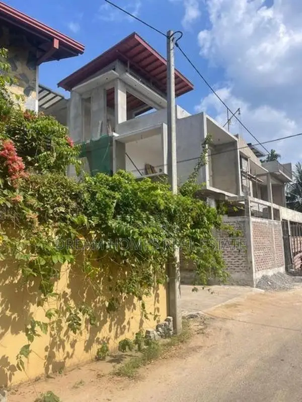 Luxury House for sale Near Kohuwala Junction