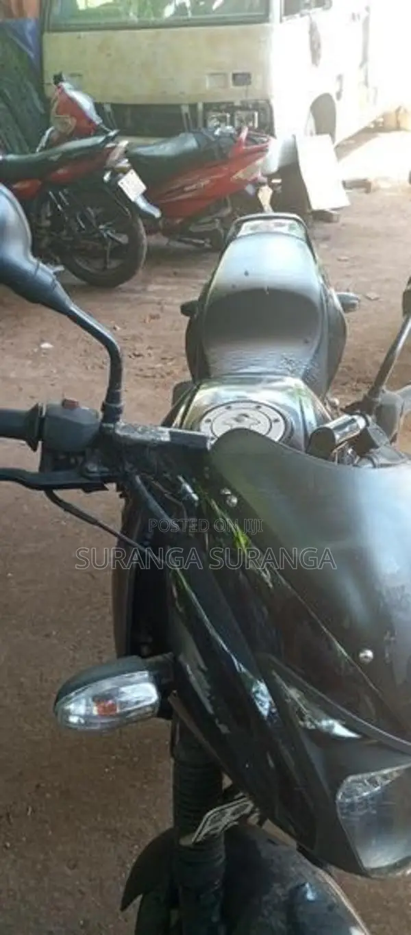 Bajaj Pulsar 180 2015
