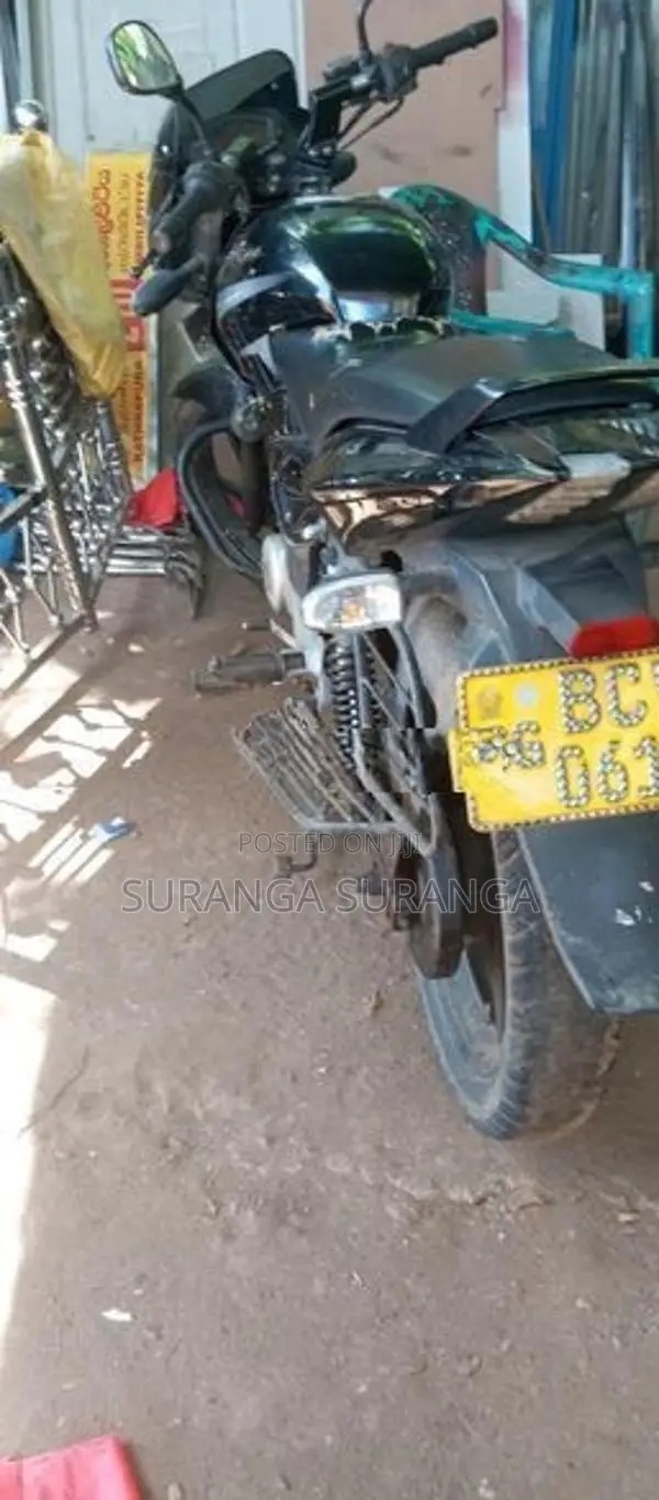 Bajaj Pulsar 180 2015