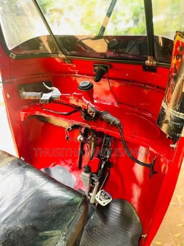 Bajaj RE 1998
