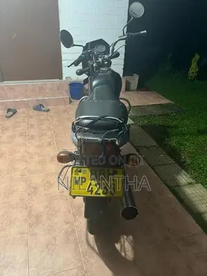 Bajaj CT100 2014