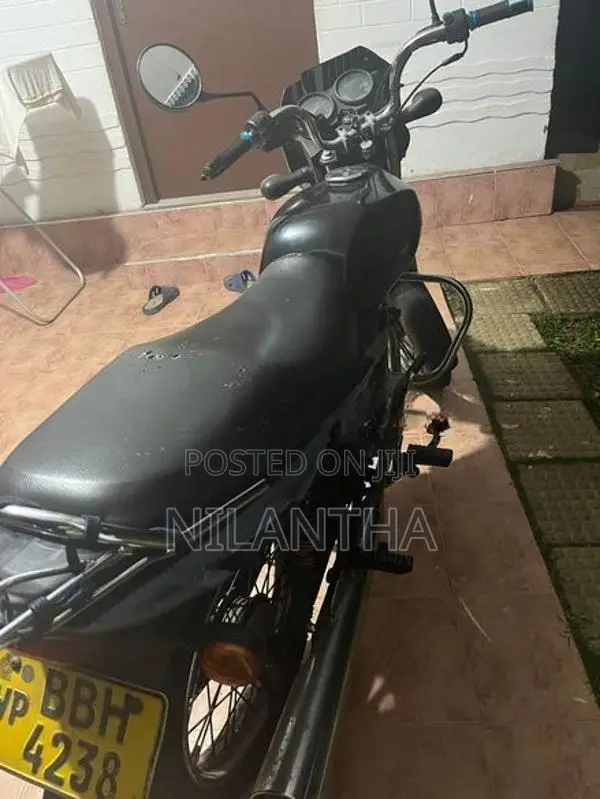 Bajaj CT100 2014