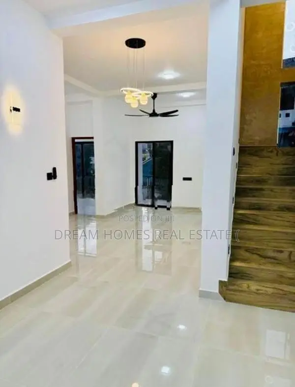 Luxury Family House with Rooftop for Sale – Athurugiriya