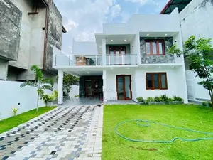 Modern Luxury House for Sale – Athurugiriya