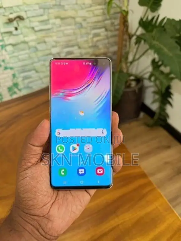 Samsung Galaxy S10 5G 8GB 256GB (Used)