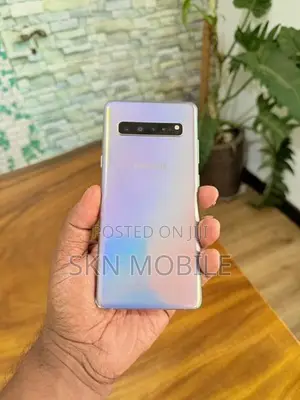 Samsung Galaxy S10 5G 8GB 256GB (Used)