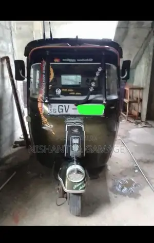 Bajaj RE 2002