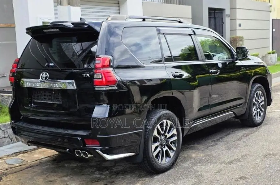 Toyota Land Cruiser Prado 2023
