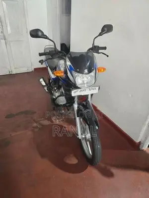 Bajaj CT100 2025