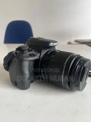 Canon 100D with LENS