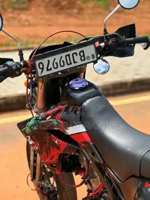 Kawasaki D Tracker 2005