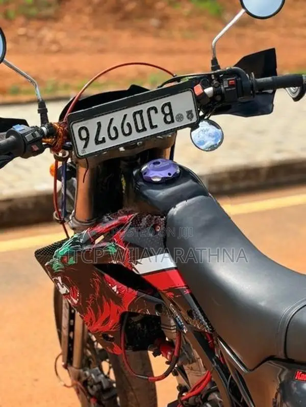 Kawasaki D Tracker 2005