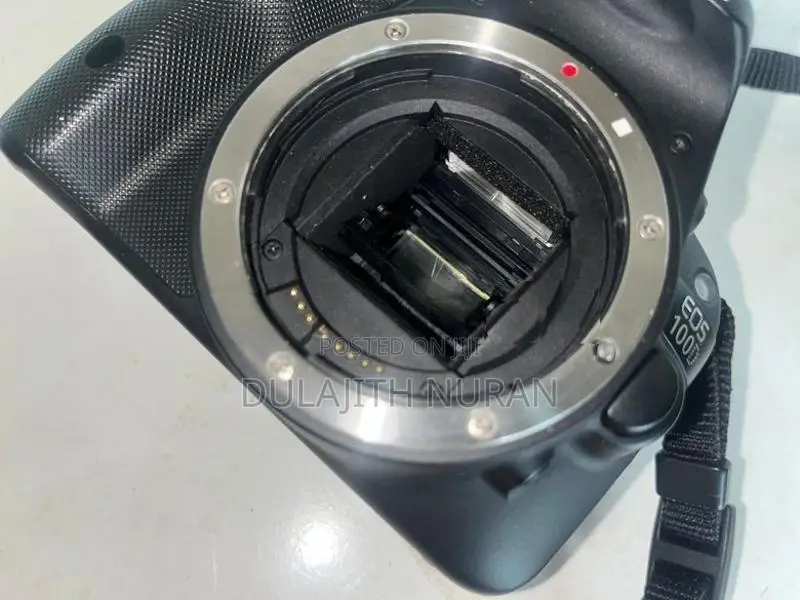 Canon 100D with LENS